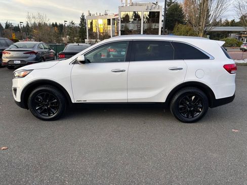 Used 2017 Kia Sorento LX image 8