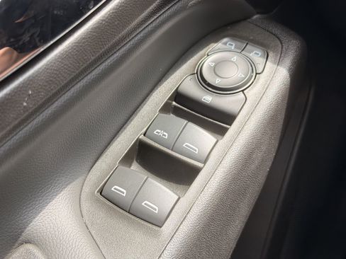Used 2024 Chevrolet Equinox LT AWD/4WD image 18
