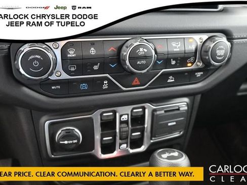 Used 2025 Jeep Wrangler Unlimited Sahara AWD/4WD image 23
