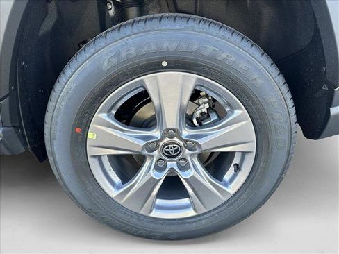 New 2025 Toyota RAV4 XLE w/ Convenience Package image 9