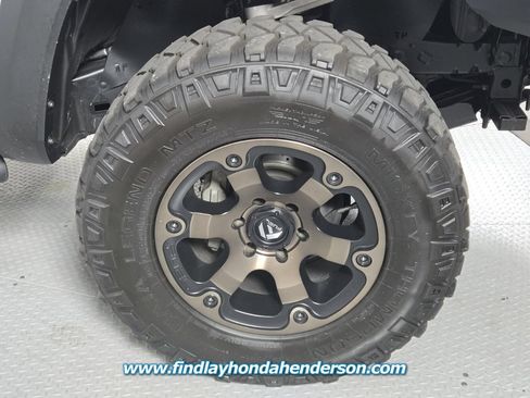 Used 2022 Toyota Tacoma TRD Off-Road w/ Technology Package AWD/4WD image 12