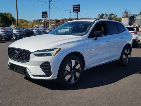 Certified 2025 Volvo XC60 T8 Plus w/ Protection Package Premier image 3