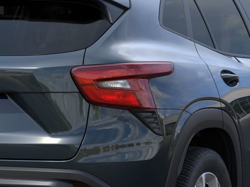 New 2026 Chevrolet Trax LS w/ LS Convenience Package FWD image 11