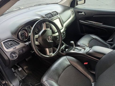 Used 2019 Dodge Journey Crossroad FWD image 3