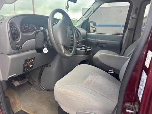 Used 2006 Ford E-350 and Econoline 350 XL RWD image 5