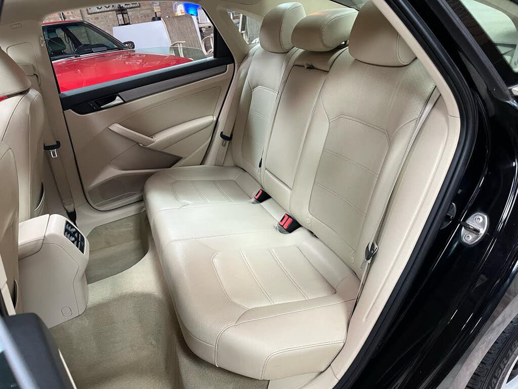 Used 2014 Volkswagen Passat TDI SE FWD image 28