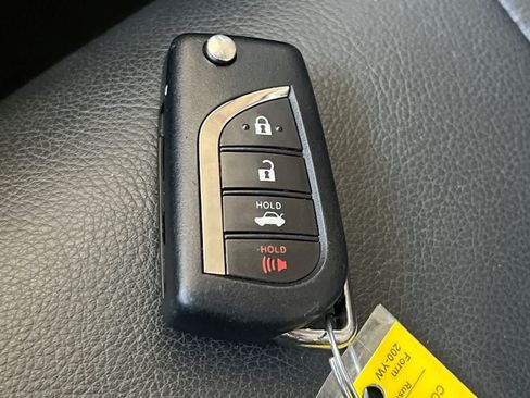 Used 2020 Toyota Camry SE w/ Carpet Mat Package FWD image 26