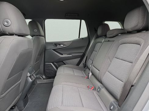 Certified 2025 Chevrolet Equinox LT FWD image 10