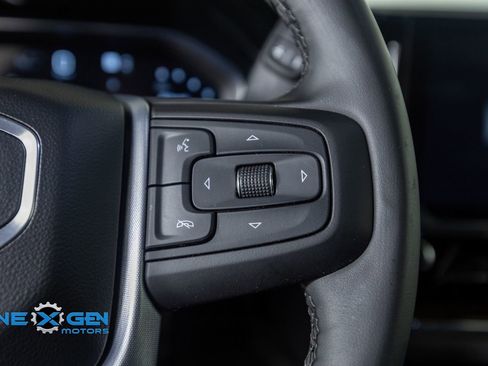 Used 2023 GMC Sierra 1500 SLE AWD/4WD image 16