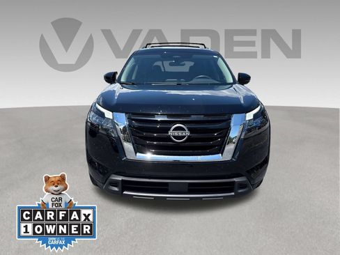 Used 2025 Nissan Pathfinder SV w/ SV Premium Package FWD image 2