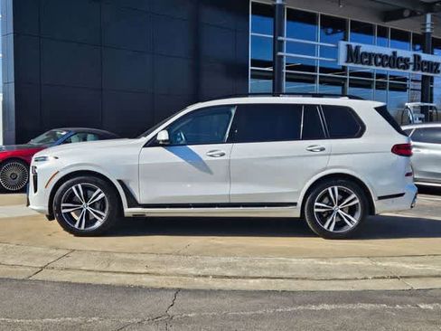 Used 2025 BMW X7 xDrive40i w/ M Sport Package image 5