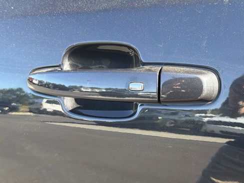 Used 2020 GMC Acadia SLT w/ Driver Alert Package II image 32