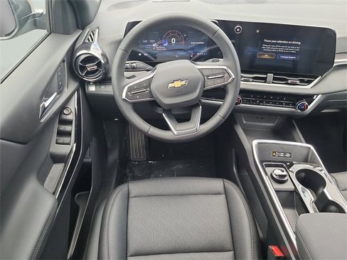 New 2026 Chevrolet Equinox LT w/ Convenience Package II image 17