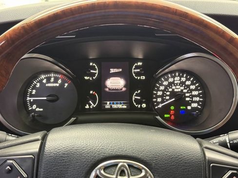 Used 2018 Toyota Sequoia Platinum image 16