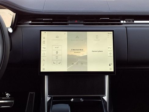 New 2026 Land Rover Range Rover Long Wheelbase SE AWD/4WD image 17