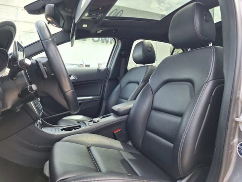 Used 2017 Mercedes-Benz GLA 250 image 25