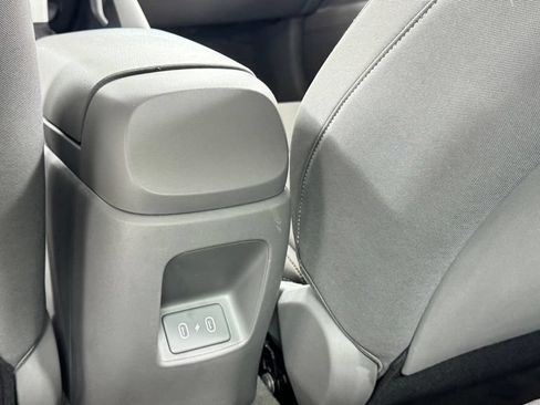 Used 2024 Hyundai Elantra SEL FWD image 32