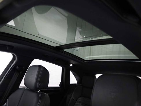 Certified 2025 Porsche Macan Turbo image 19