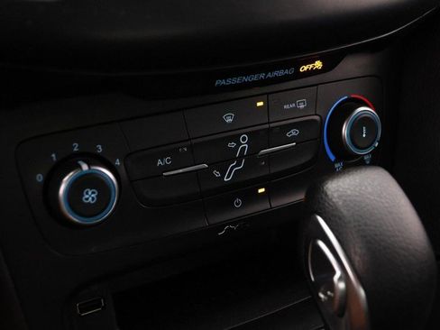 Used 2018 Ford Focus SE image 21