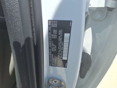 Certified 2024 Volvo XC40 B5 Plus AWD/4WD image 39