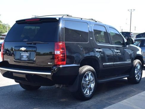 Used 2009 Chevrolet Tahoe LTZ AWD/4WD image 12