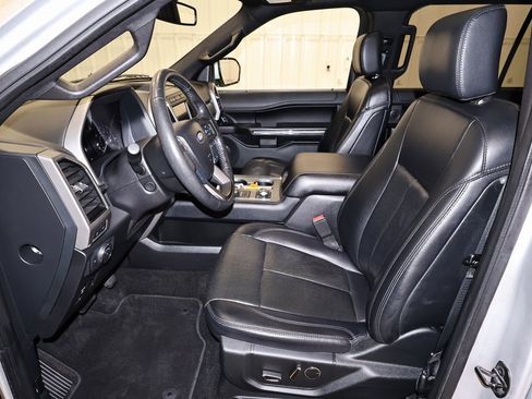 Certified 2019 Ford Expedition XLT w/ Equipment Group 202A image 11