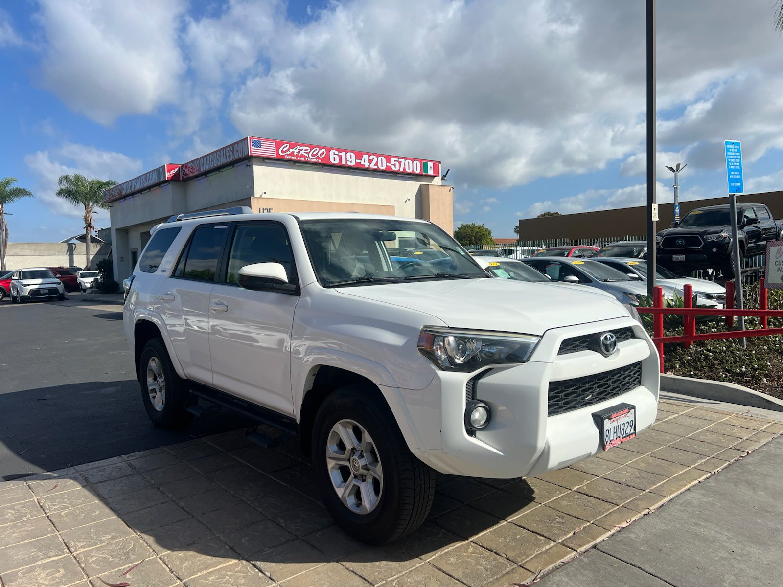 Used 2018 Toyota 4Runner SR5 AWD/4WD image 2