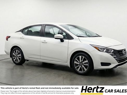 Used 2025 Nissan Versa SV image 1