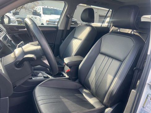 Used 2022 Volkswagen Tiguan SE image 15