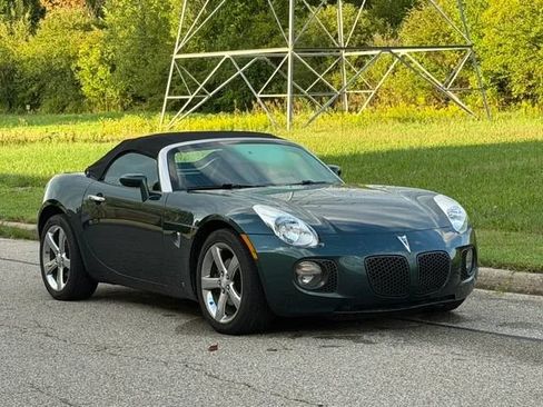 Used 2009 Pontiac Solstice GXP w/ Premium Package RWD image 3