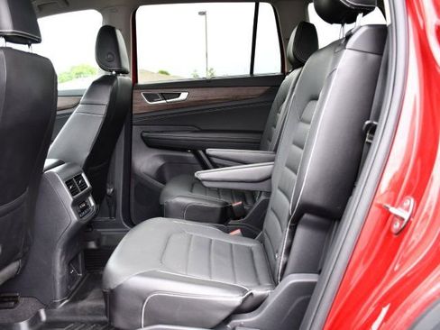 Used 2024 Volkswagen Atlas SEL AWD/4WD image 21