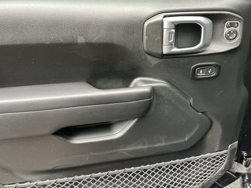 Used 2018 Jeep Wrangler Unlimited Sport S AWD/4WD image 14