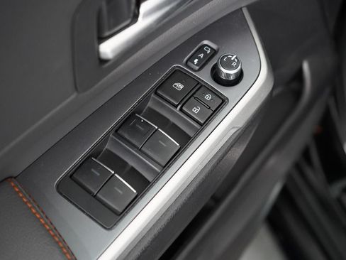 Used 2024 Toyota Sienna XSE w/ XSE Premium Package FWD image 21