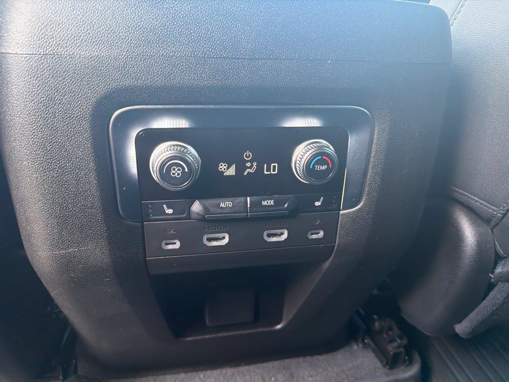 Used 2024 GMC Yukon AT4 AWD/4WD image 34