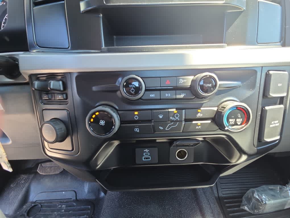 New 2025 Ford F350 XL w/ XL Chrome Package RWD image 39