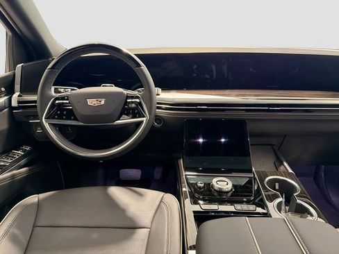 New 2026 Cadillac Escalade ESV Luxury w/ LPO, Floor Liner Package AWD/4WD image 22