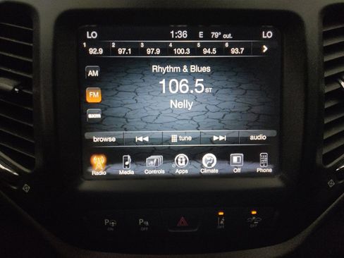 Used 2017 Jeep Cherokee Limited w/ Technology Group image 25