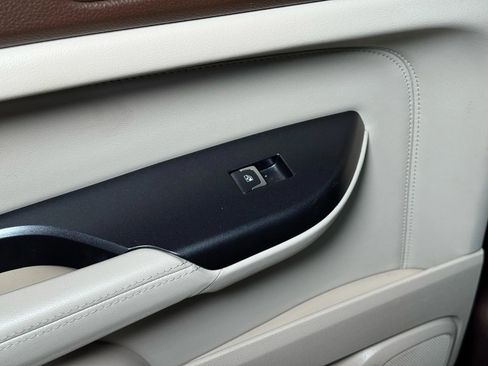 Used 2015 Cadillac SRX Luxury w/ Driver Awareness Package image 19