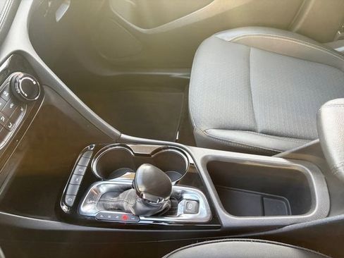 Used 2023 Buick Encore GX Preferred w/ Cold Weather Comfort Package FWD image 12