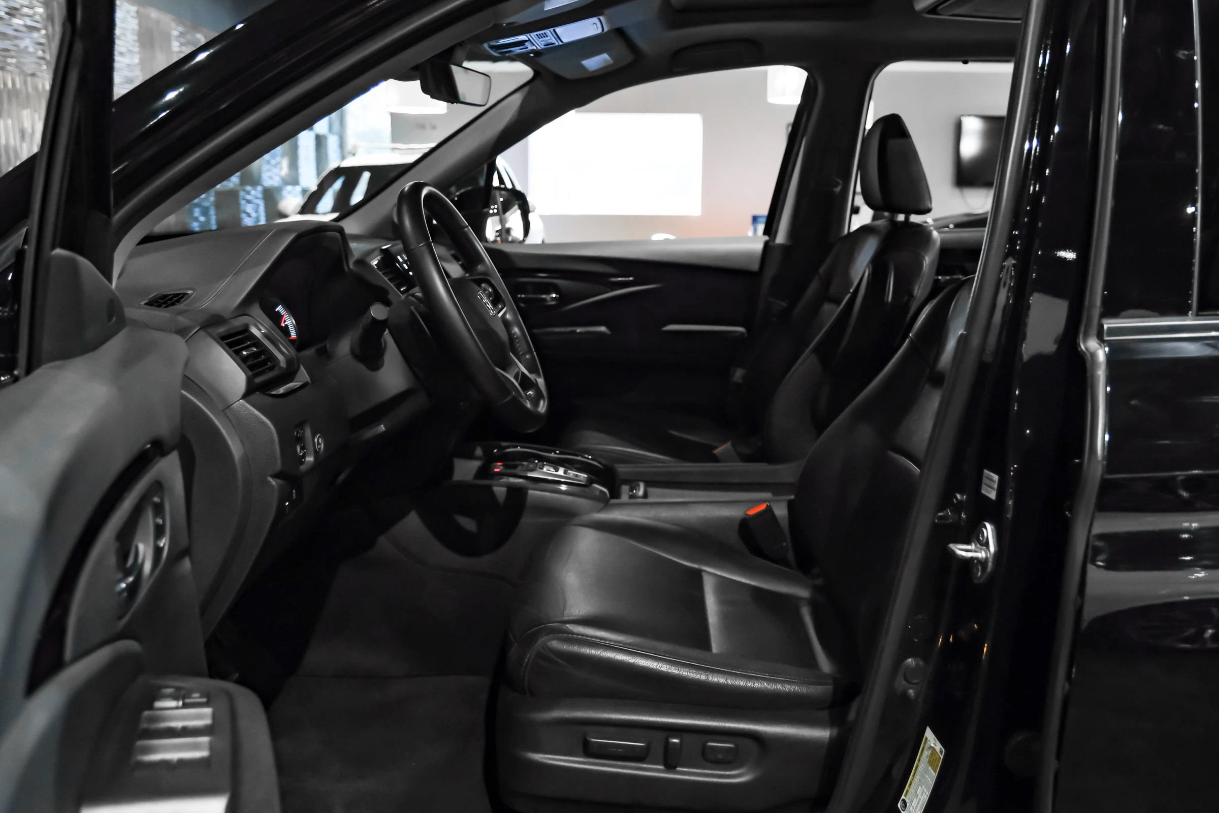 Used 2019 Honda Pilot Touring image 4