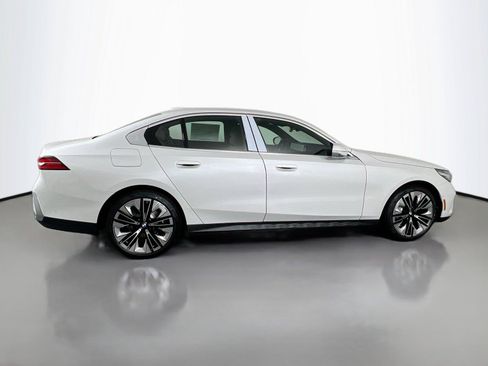 Used 2026 BMW 530i xDrive AWD/4WD image 7