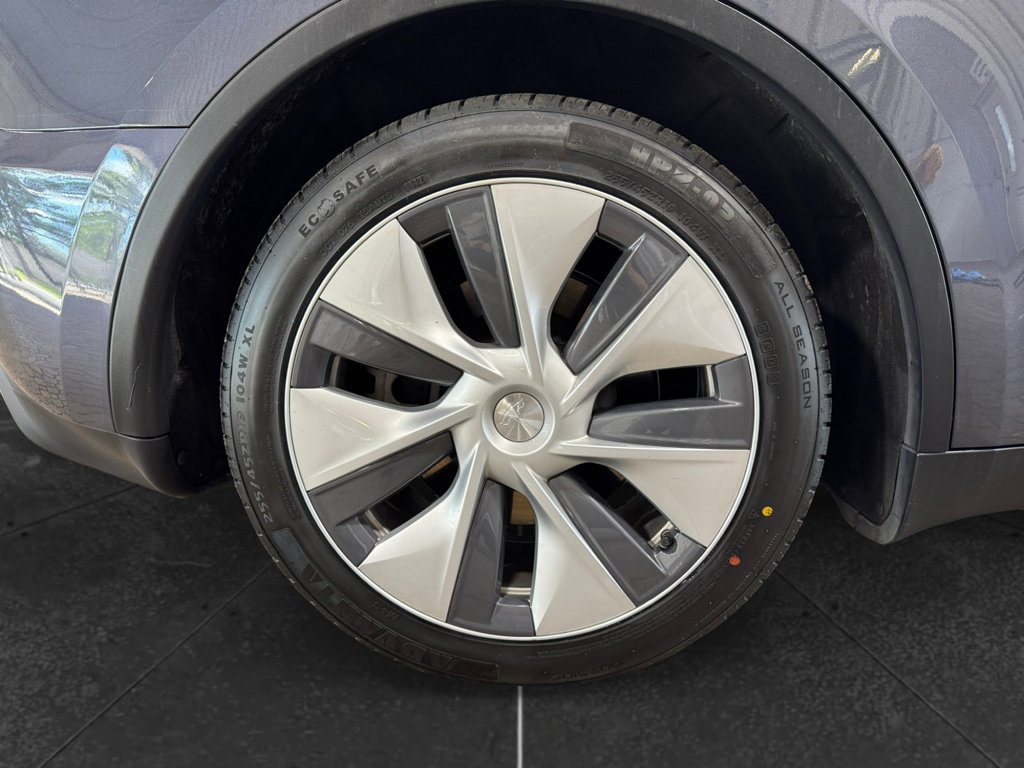 Used 2023 Tesla Model Y 2WD image 36