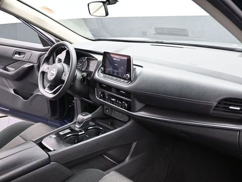 Used 2024 Nissan Rogue SV FWD image 32