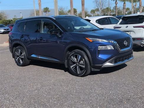 Used 2023 Nissan Rogue Platinum w/ Platinum Premium Package image 2