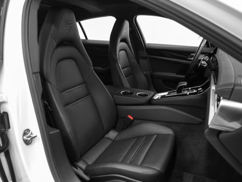 Used 2023 Porsche Panamera 4 image 21