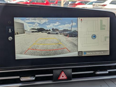 Used 2025 Hyundai Elantra SEL FWD image 29