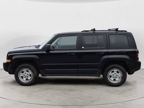 Used 2017 Jeep Patriot Sport w/ Power Value Group AWD/4WD image 8