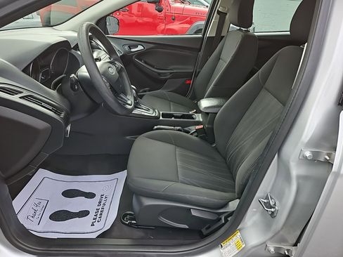 Used 2018 Ford Focus SE FWD image 13
