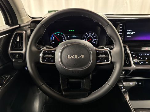 Certified 2023 Kia Sorento EX w/ Panoramic Sunroof Package AWD/4WD image 22