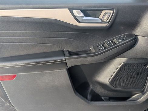 Used 2021 Ford Escape SE image 14